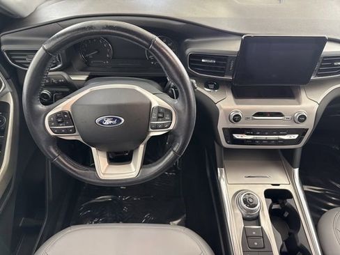 Used 2021 Ford Explorer XLT w/ Equipment Group 202A image 28