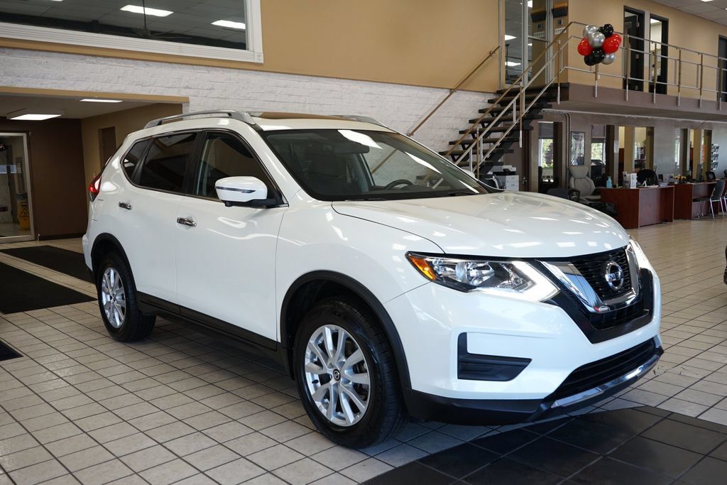 Used 2017 Nissan Rogue SV AWD/4WD image 19