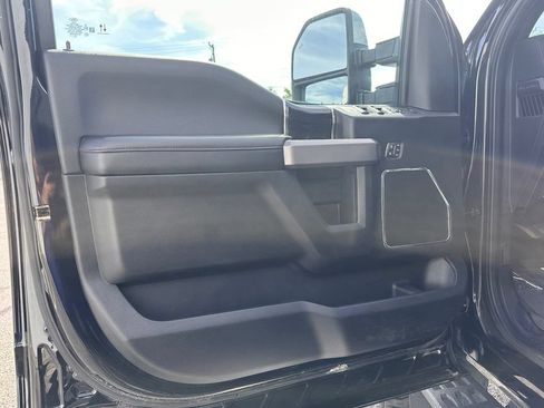 Certified 2020 Ford F350 Platinum w/ Tremor Off-Road Package AWD/4WD image 17
