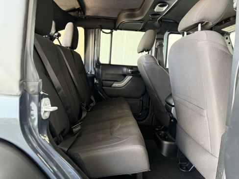 Used 2017 Jeep Wrangler Unlimited Sport image 25