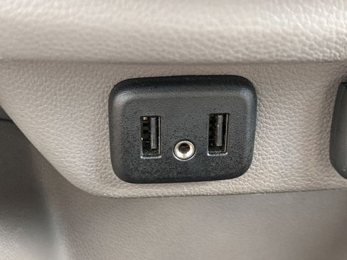 Used 2020 Chevrolet Traverse LT w/ LPO, Floor Liner Package image 28