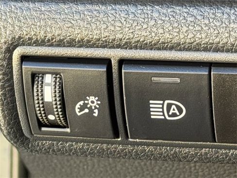 Used 2025 Toyota Corolla SE image 22