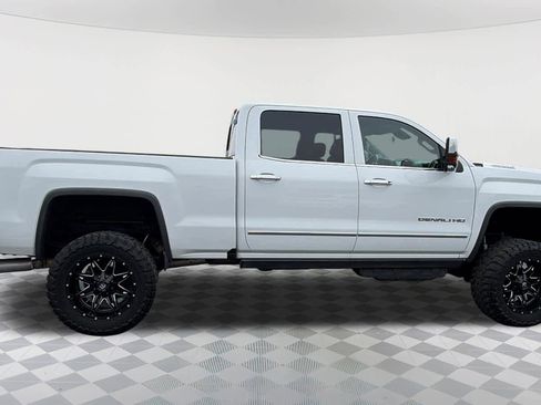 Used 2019 GMC Sierra 2500 Denali w/ Duramax Plus Package image 4