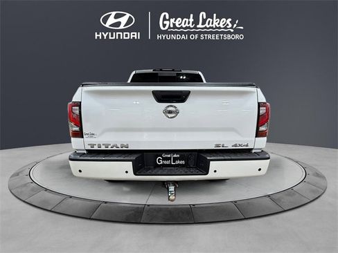 Used 2020 Nissan Titan SL w/ Moonroof Package image 4