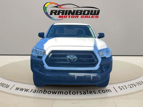 Used 2022 Toyota Tacoma SR image 2
