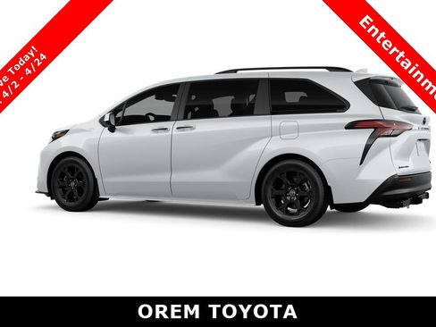 New 2026 Toyota Sienna XLE Woodland Edition image 5