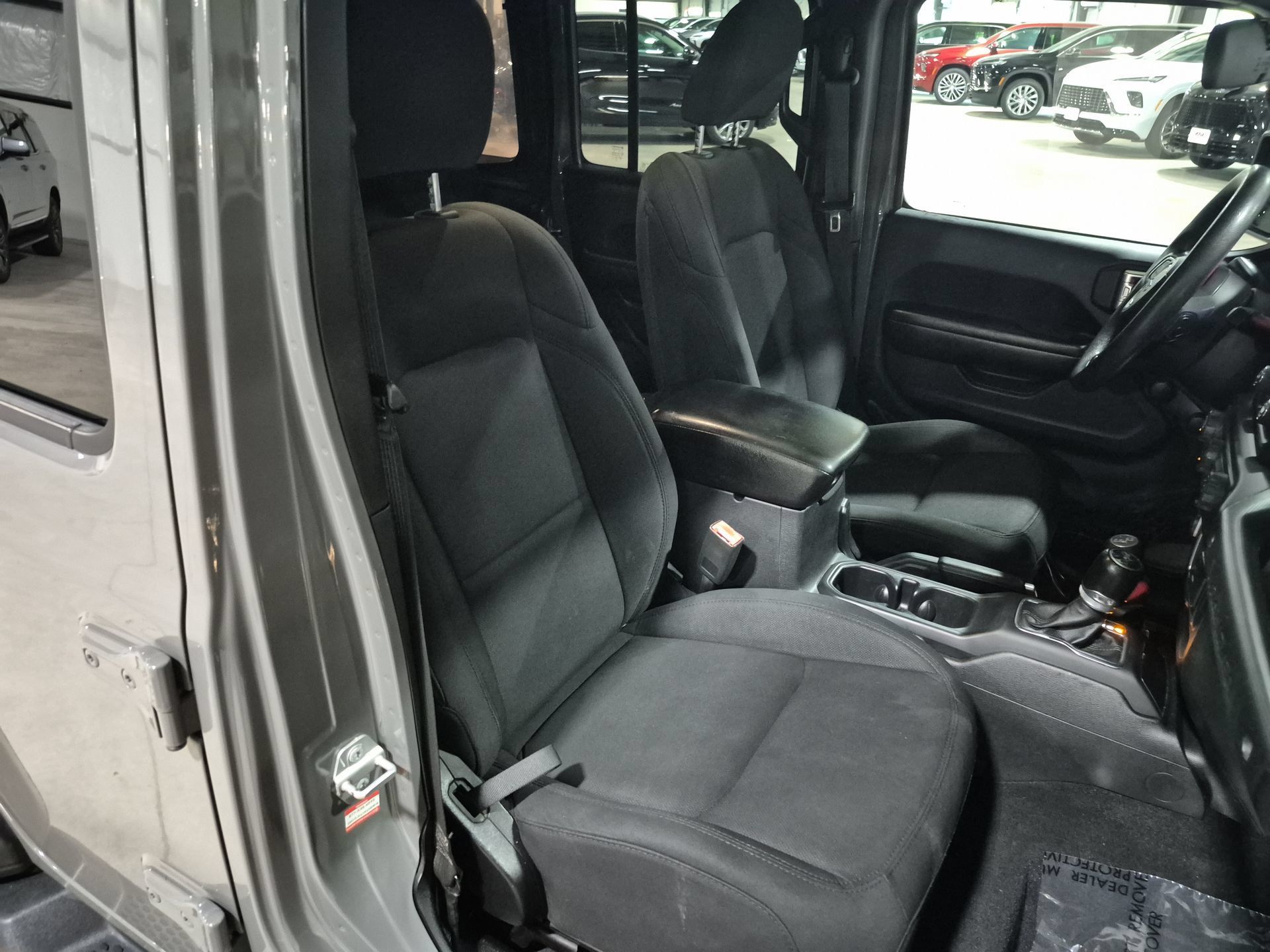 Used 2018 Jeep Wrangler Unlimited Sport AWD/4WD image 27