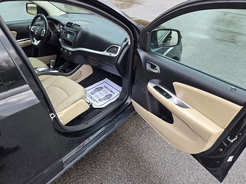 Used 2016 Dodge Journey SE w/ Flexible Seating Group image 23