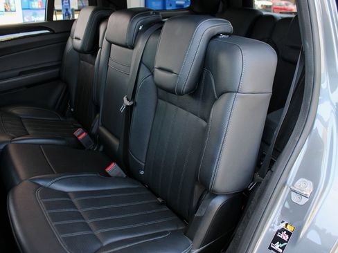 Used 2018 Mercedes-Benz GLS 450 4MATIC image 17