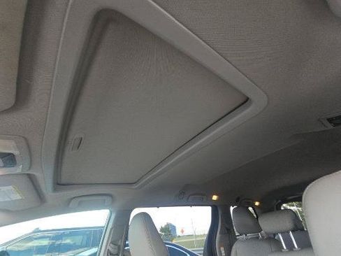 Used 2020 Toyota Sienna XLE FWD image 18