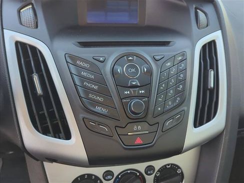 Used 2013 Ford Focus SE FWD image 21