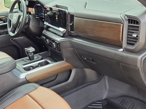Used 2024 Chevrolet Silverado 1500 High Country w/ Technology Package image 23