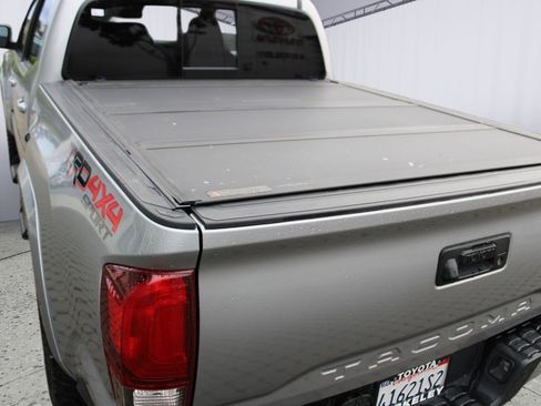 Used 2019 Toyota Tacoma image 31