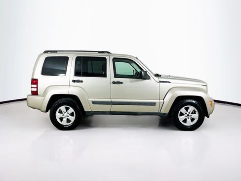 Used 2011 Jeep Liberty Sport w/ Popular Equipment Group AWD/4WD image 8
