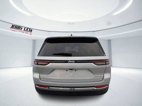 Certified 2025 Jeep Grand Cherokee Limited RWD image 4