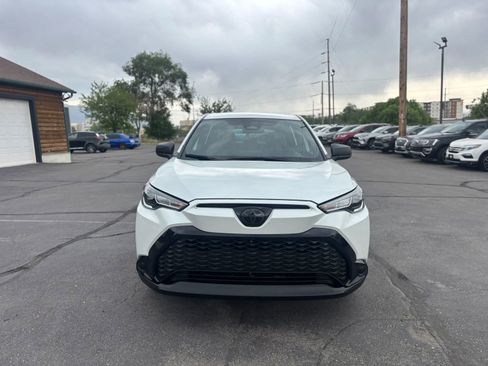 Used 2023 Toyota Corolla Cross AWD Hybrid image 2