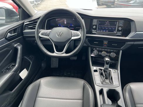 Certified 2024 Volkswagen Jetta SE FWD image 7