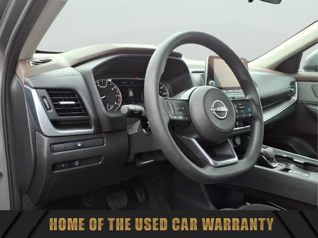 Used 2023 Nissan Rogue SV AWD/4WD image 16