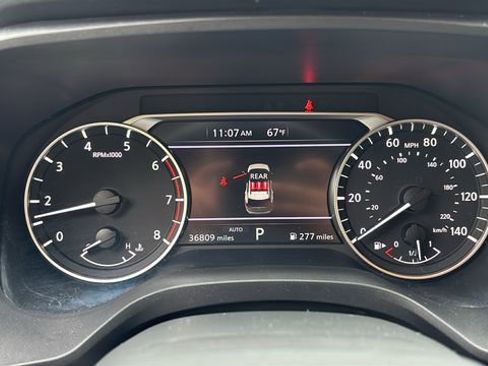 Used 2025 Nissan Rogue SV AWD/4WD image 16