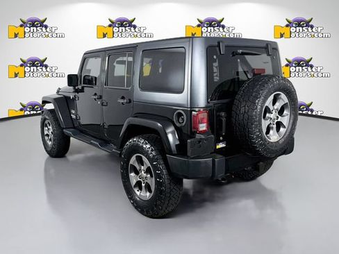 Used 2016 Jeep Wrangler Unlimited Sahara w/ Connectivity Group AWD/4WD image 7