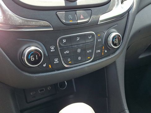 Used 2024 Chevrolet Equinox LT FWD image 15