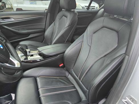 Used 2018 BMW 530e xDrive image 23