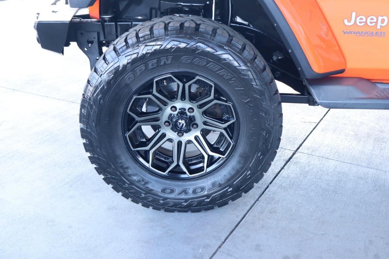 Used 2019 Jeep Wrangler Unlimited Sahara AWD/4WD image 12