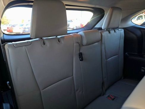 Used 2020 Toyota Highlander XLE image 33