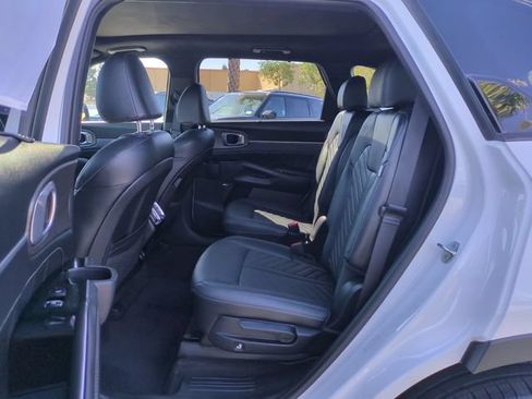 Certified 2024 Kia Sorento SX Prestige AWD/4WD image 29