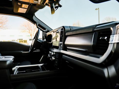 Used 2026 Ford F450 Platinum w/ FX4 Off-Road Package image 57