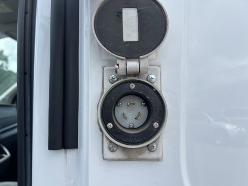 Used 2020 Ford Transit 250 Medium Roof w/ Load Area Protection Package image 17