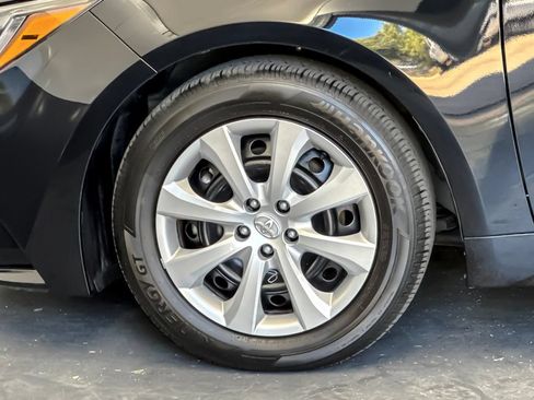 Used 2025 Toyota Corolla LE FWD image 22
