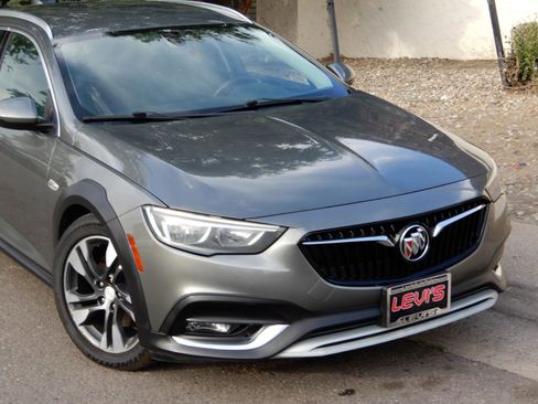 Used 2018 Buick Regal Preferred w/ Sights and Sounds Package AWD/4WD image 2