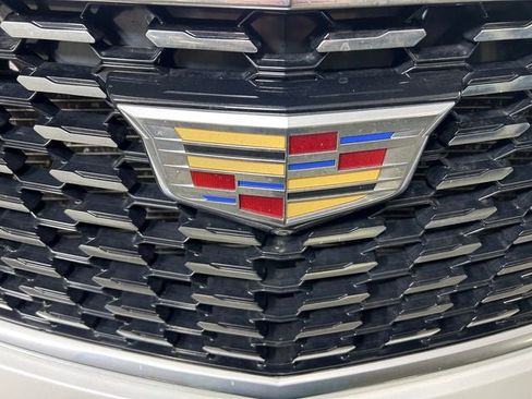 Used 2021 Cadillac XT5 Premium Luxury w/ Platinum Package AWD/4WD image 9