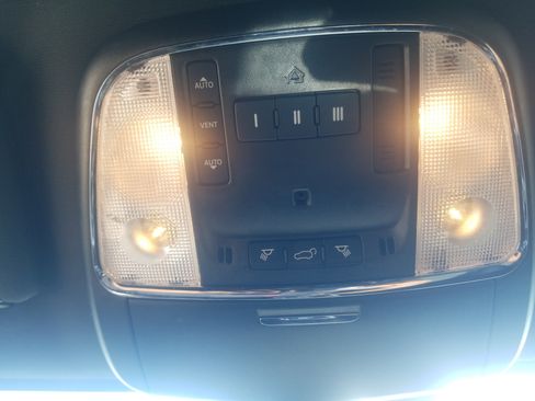Used 2022 Jeep Grand Cherokee Laredo X RWD image 21