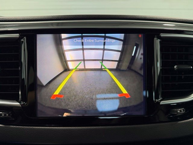 Used 2018 Chrysler Pacifica Touring-L w/ Premium Audio Group FWD image 17