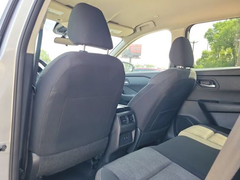 Used 2024 Nissan Rogue SV AWD/4WD image 11
