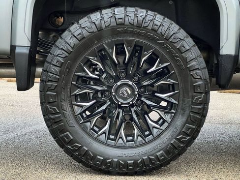 New 2026 GMC Sierra 2500 SLT w/ SLT Premium Package image 16