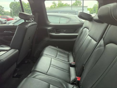 Used 2025 Jeep Grand Wagoneer 4WD image 6