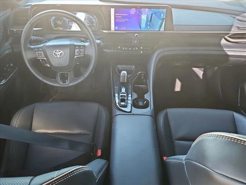 Used 2025 Toyota Crown Signia Limited image 19