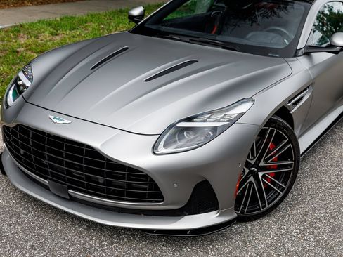 Used 2024 Aston Martin DB12 Coupe RWD image 33
