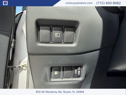 Used 2020 Toyota C-HR LE FWD image 31