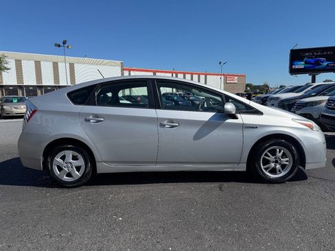 Used 2011 Toyota Prius Four w/ Navigation Pkg image 4