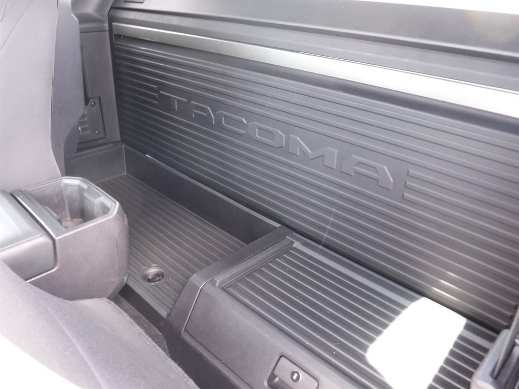 Used 2024 Toyota Tacoma SR RWD image 12