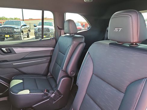 New 2026 Buick Enclave Sport Touring w/ Power Package image 9