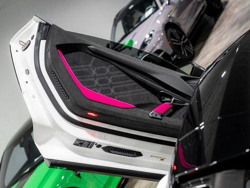Used 2025 Lamborghini Revuelto AWD/4WD image 45