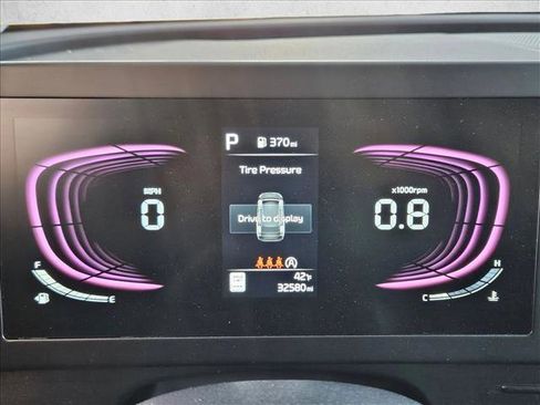 Used 2025 Kia Sportage LX image 10