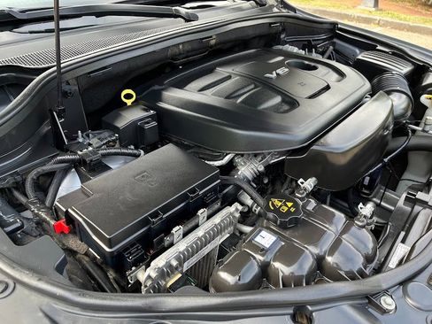 Used 2018 Jeep Grand Cherokee Laredo image 32