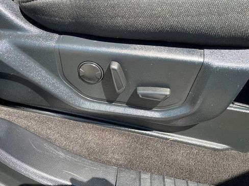 Used 2019 Ford F150 XLT w/ Equipment Group 302A Luxury AWD/4WD image 34