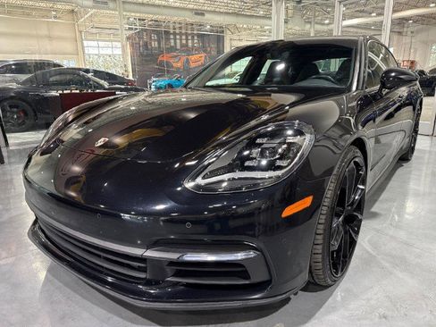 Used 2018 Porsche Panamera 4 AWD/4WD image 1